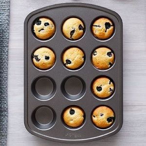 Pampered Chef Muffin Pan NIP